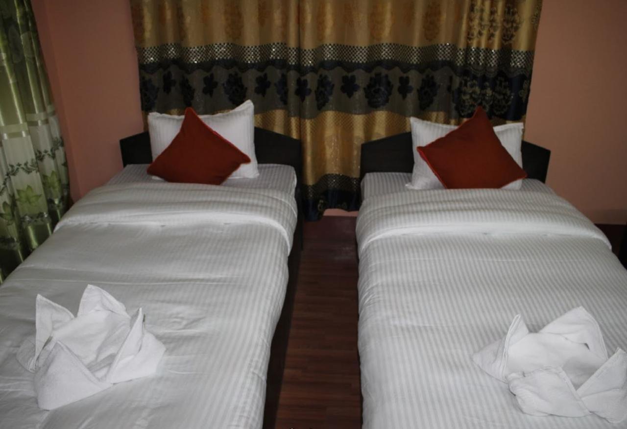 Travellers Dorm Bed & Breakfast Kathmandu Bagian luar foto