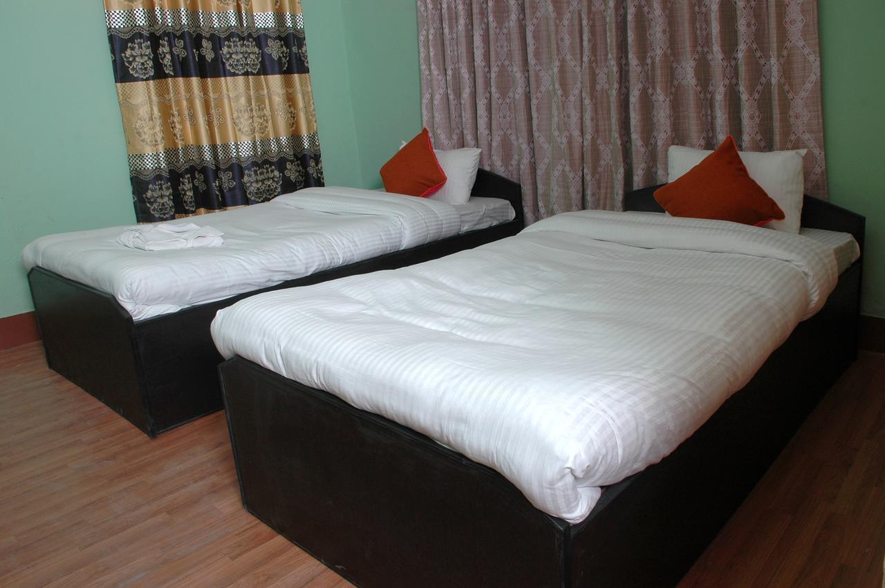 Travellers Dorm Bed & Breakfast Kathmandu Bagian luar foto