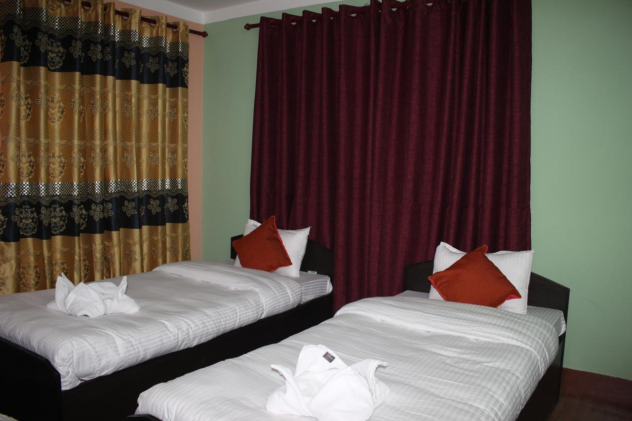 Travellers Dorm Bed & Breakfast Kathmandu Bagian luar foto