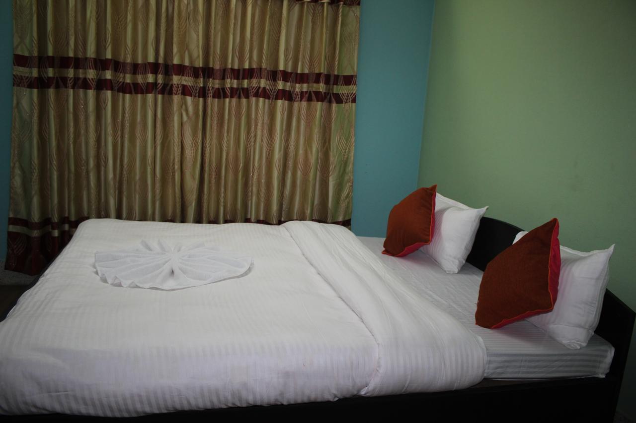 Travellers Dorm Bed & Breakfast Kathmandu Bagian luar foto