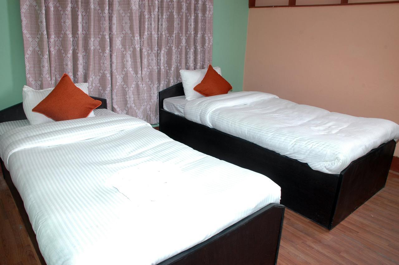 Travellers Dorm Bed & Breakfast Kathmandu Bagian luar foto