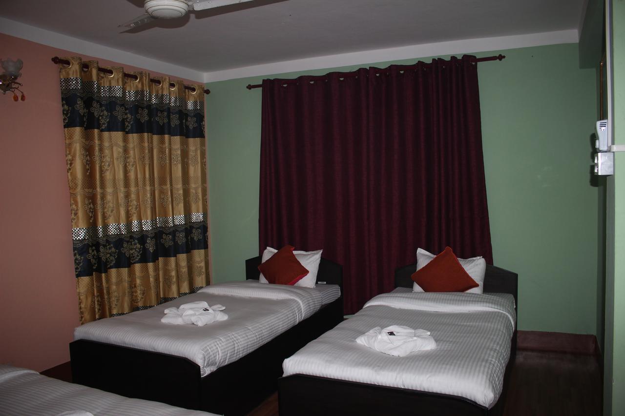 Travellers Dorm Bed & Breakfast Kathmandu Bagian luar foto