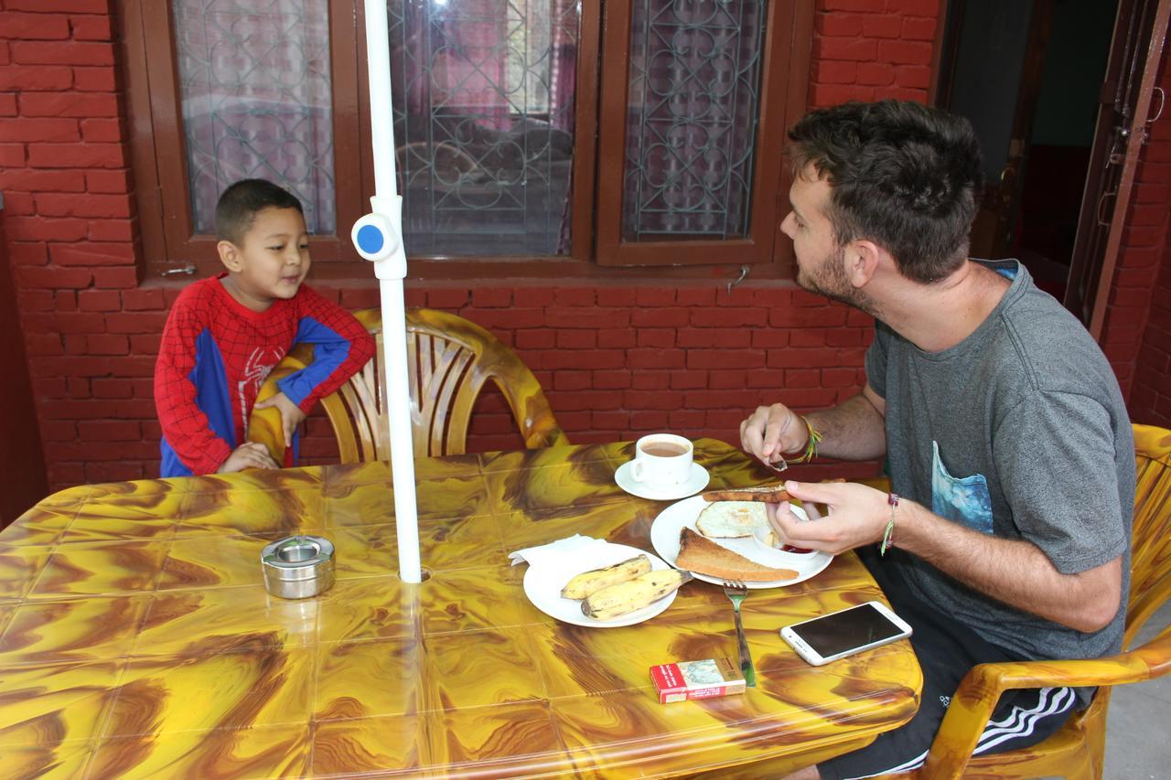 Travellers Dorm Bed & Breakfast Kathmandu Bagian luar foto