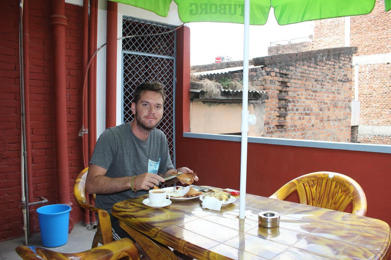 Travellers Dorm Bed & Breakfast Kathmandu Bagian luar foto