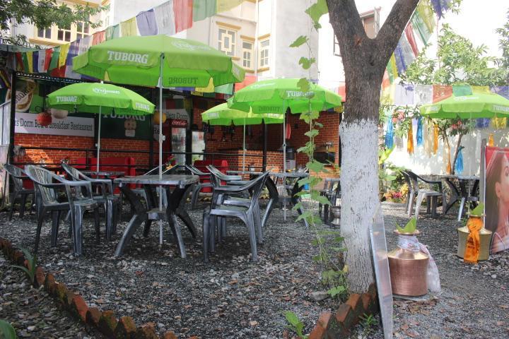 Travellers Dorm Bed & Breakfast Kathmandu Bagian luar foto