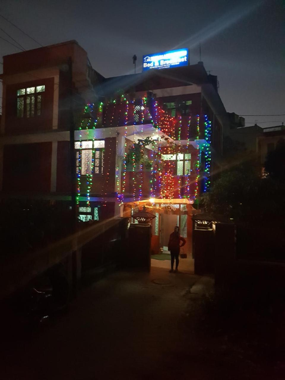 Travellers Dorm Bed & Breakfast Kathmandu Bagian luar foto